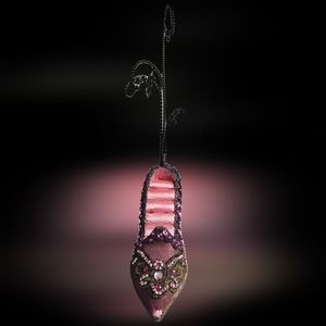 #J28 Fashion Jewelry High Heel Shoe Ring & Necklace Display Stand Organizer